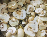 Foto del paso 2 de la receta: 🍜PASTA SECA🍜 (TALLARINES) 🍜CON SALSA CREMOSA DE 🍄🍄CHAMPIGNONES 🍄