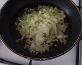 Foto del paso 2 de la receta: Ensalada de garbanzos y bacalao ahumado con vinagreta de escalonias y apio