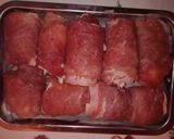 Töltött húsi tekercs tárkonyos-fokhagymás szósz alatt sütve recept fázis 4 fotója