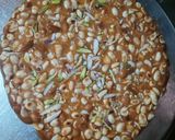 A picture of step 4 of Peanuts chikki.