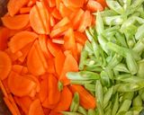 Foto langkah ke 1 dari resep Asam Manis Udang dan Sayur.