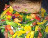 Foto del paso 3 de la receta: Peceto con salsa de pimientos