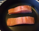 Foto del paso 4 de la receta: Salmón con curry de camarones. Cocina para parejas