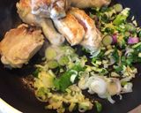 Foto del paso 3 de la receta: Pollo en suave crema de almendras y pleurotus 