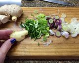 Foto del paso 2 de la receta: Pollo en suave crema de almendras y pleurotus 