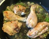 Foto del paso 5 de la receta: Pollo en suave crema de almendras y pleurotus 