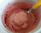 A picture of step 3 of Vickys Strawberry Ice Cream, GF DF EF SF NF.
