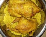 صورة لخطوة 2 من وصفة دجاجتين 🍗🍗كاملين بالرز بالكركم