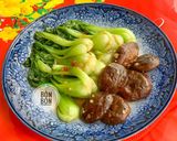 Hình bước làm 3 của món Cải Thìa Nấm Đông Cô Xào Dầu Hào