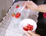 A picture of step 2 of Strawberry Milkshake.