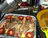 Foto del paso 3 de la receta: Pollo al horno con patatas panaderas y tomate asado