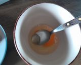 Foto del paso 1 de la receta: Canapé fácil y rápido con pan casero integral y cebolla