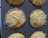 Foto langkah ke 3 dari resep Yogurt Cheese Muffin.