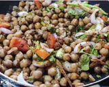 A picture of step 3 of Spicy chole.