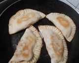 ক্যালজোন-একটি ইতালিয়ান স্ন্যাকস (calzone recipe in Bengali) রেসিপির ধাপ 8 ছবি