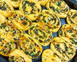 A picture of step 6 of Spinach and Feta Rolls/ Buns.