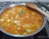 Foto del paso 6 de la receta: Guiso marinero de cazón o tintorera con papas y fideos