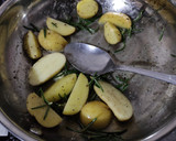 Foto del paso 6 de la receta: Filete al perejil con papas rústicas