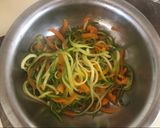 Foto del paso 5 de la receta: Pollo al limón fácil con ensalada de vegetales varios (todos de estación)