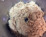 A picture of step 3 of Peanuts and dates sweet.