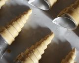 Foto langkah ke 5 dari resep 🥐 Cream Horn 🥐.