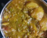आलू शिमला मिर्च (Aloo Shimla Mirch recipe in hindi) रेसिपी चरण 3 फोटो