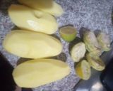 صورة لخطوة 1 من وصفة بطاطا بالجلبانة (بالبازيلا) والقرنون