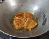 A picture of step 5 of Vada Pav.