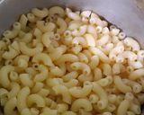 A picture of step 2 of Pasta Makhani.