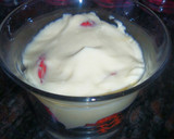 Foto del paso 7 de la receta: Chantilly de natillas con fresas