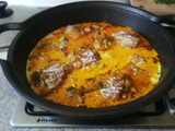 Pollo en salsa al curry y cúrcuma