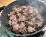 Une image de l'étape 3 de Bœuf mijoté à la bière, moutarde, navets et carottes.