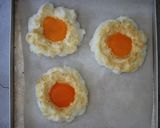 Gambar langkah 2 resipi Telur Berawan atau Cloud Eggs.