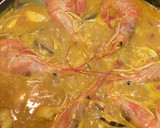 Foto del paso 5 de la receta: Arroz con sepia, langostinos y almejas