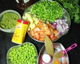 बीन्स मटर सब्जी (beans matar sabzi recipe in Hindi) रेसिपी चरण 1 फोटो