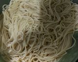 Foto langkah ke 1 dari resep Spaghetti Bolognese Chicken Flavour.