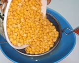 A picture of step 2 of Crispy Chana Dal Namkeen.