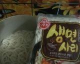 Hình bước làm 1 của món Mì tươi xào thịt