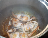Foto del paso 4 de la receta: Conejo al ajillo, con patatas fritas