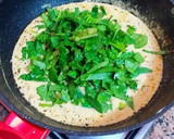 Foto del paso 10 de la receta: Pechuga de pollo a la crema de parmigiano reggiano y espinacas
