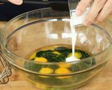 Foto langkah ke 2 dari resep Pandan Chiffon Cake.