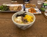 A picture of step 7 of Korean Tteokguk for lunar new year 🐰🇰🇷✨.