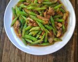 Foto langkah ke 4 dari resep Buncis rempelo ati saus tiram.