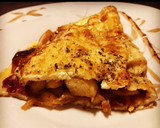 Foto del paso 4 de la receta: Tortilla de setas, calabacín, jamón y cebolla confitada con un toque oriental 🥢🥢