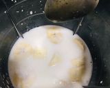 A picture of step 2 of Banana smoothie.
