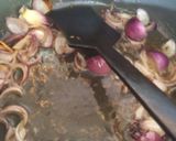 A picture of step 2 of Kashmiri chicken pulao.