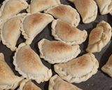 Foto del paso 8 de la receta: Empanaditas dulces🥟🍭 (dulce de membrillo + coco rallado)