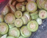 Foto langkah ke 1 dari resep Oseng Terong Cabe Ijo.