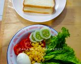 Foto langkah ke 1 dari resep Egg and Corn Sandwich.