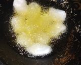 Foto langkah ke 3 dari resep Getas Tepung (Ketan dan Beras) dibaluri gula putih.
